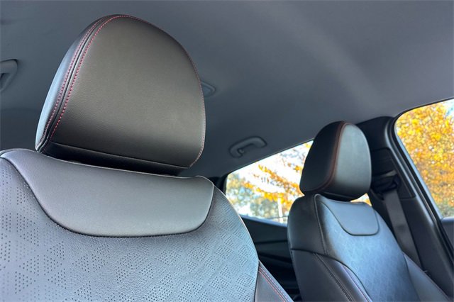 Used 2023 Chevrolet Bolt EUV Premier w/ Redline Edition image 17