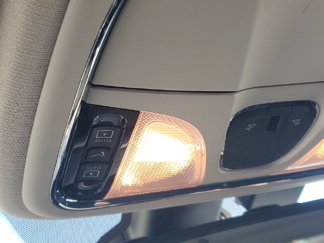 Used 2017 Jeep Cherokee Limited AWD/4WD image 31