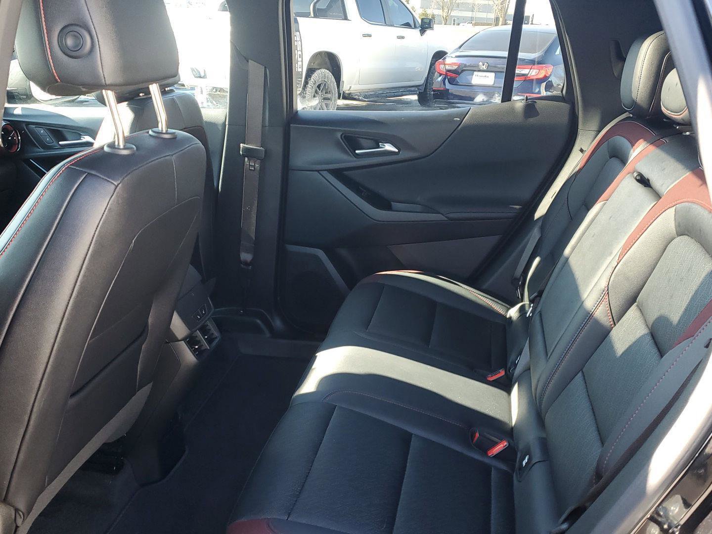 Used 2025 Chevrolet Equinox RS w/ Safety and Technology Package image 27