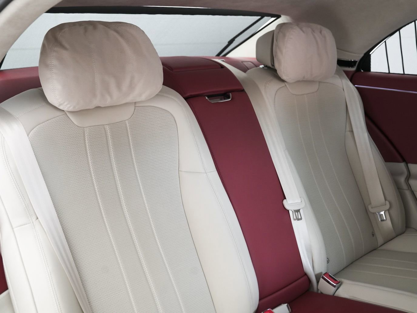 Used 2023 Bentley Flying Spur V8 image 45