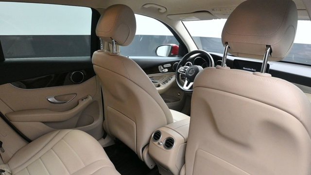 Used 2022 Mercedes-Benz GLC 300 4MATIC image 11