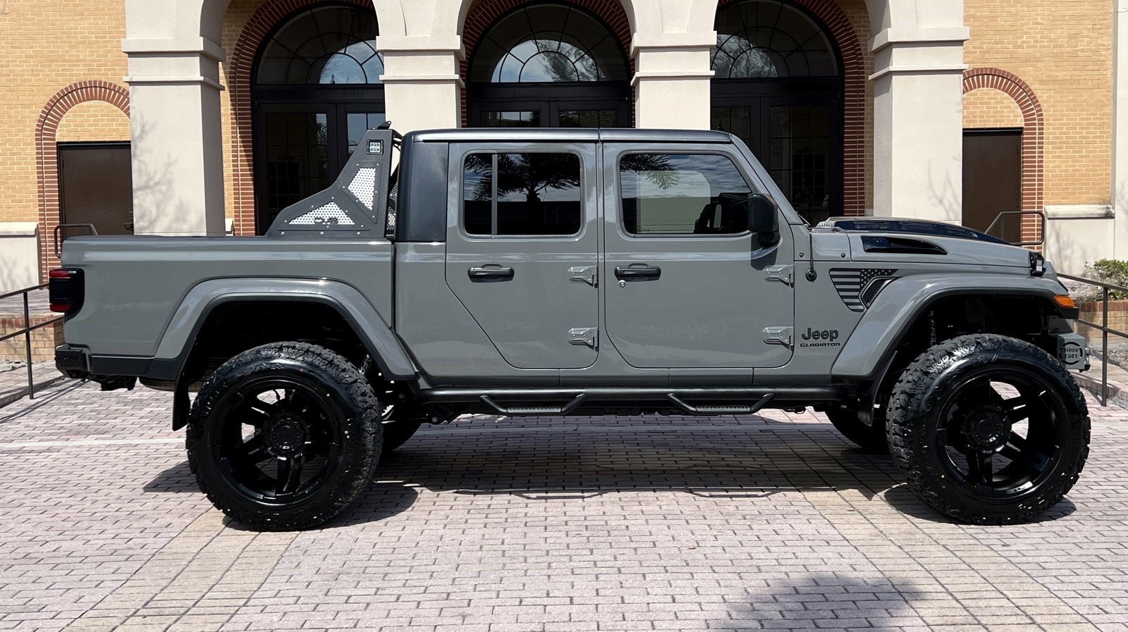 Used 2021 Jeep Gladiator Sport AWD/4WD image 5