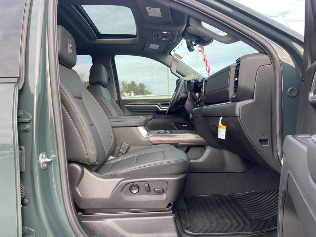 Used 2025 Chevrolet Silverado 2500 LTZ w/ Trail Boss Package image 38