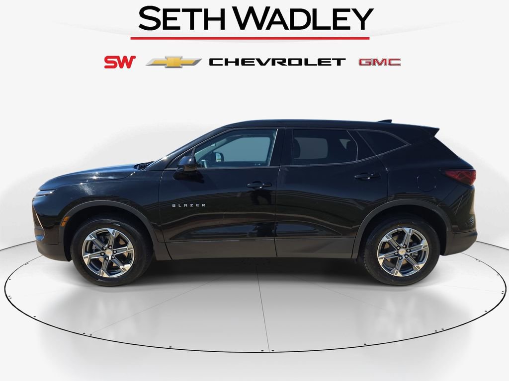 Used 2025 Chevrolet Blazer LT image 4