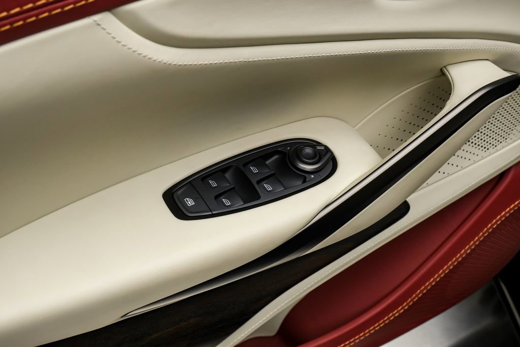 Used 2022 Aston Martin DBX AWD/4WD image 48