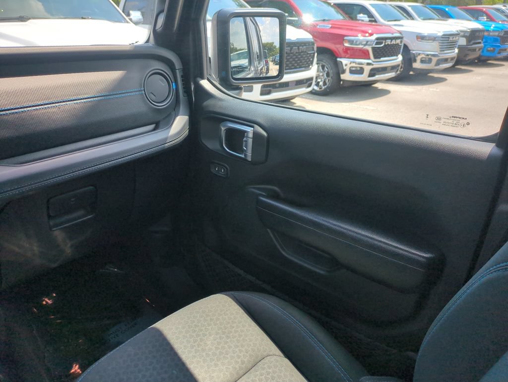 Used 2024 Jeep Wrangler Unlimited Rubicon 4xe AWD/4WD image 18