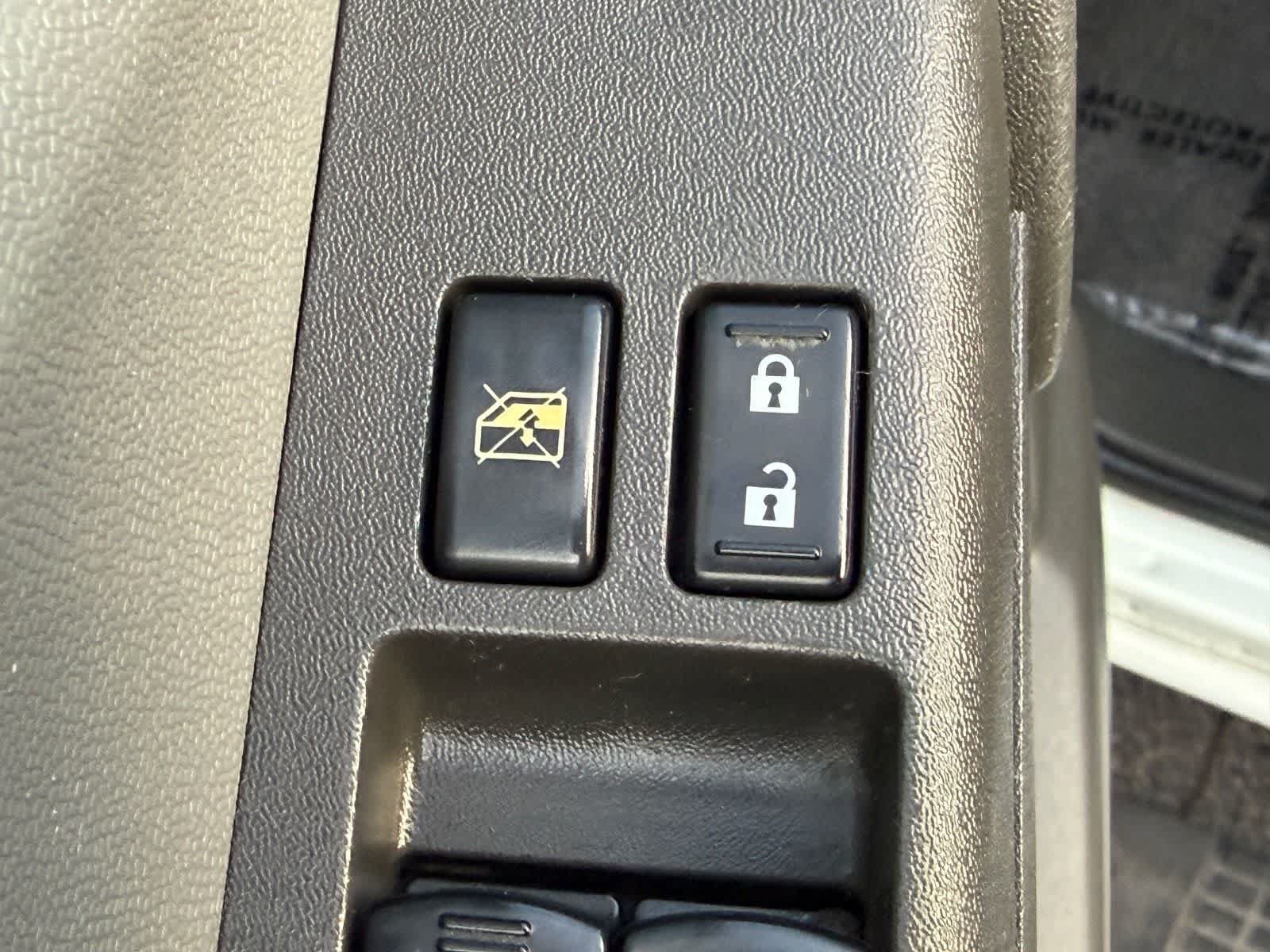 Used 2013 Nissan Xterra S RWD image 16
