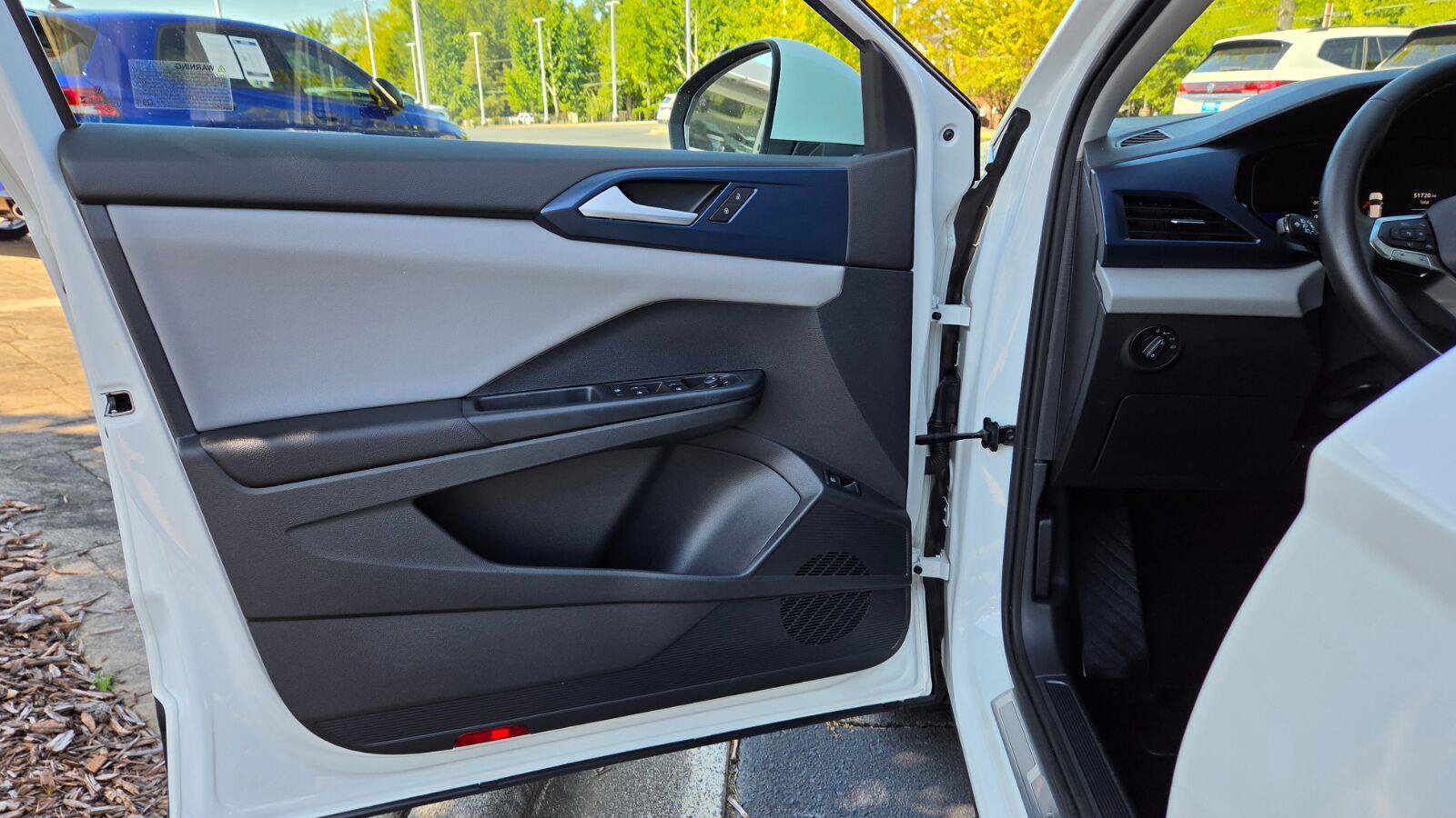 Certified 2023 Volkswagen Taos SE w/ Panoramic Sunroof Package FWD image 20