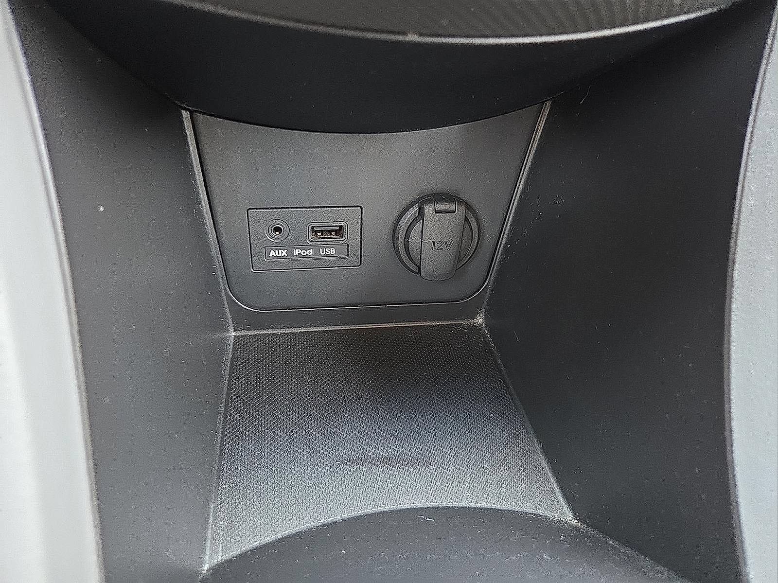 Used 2013 Hyundai Accent GLS FWD image 23