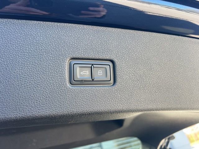 Used 2024 Audi SQ8 Premium Plus image 38