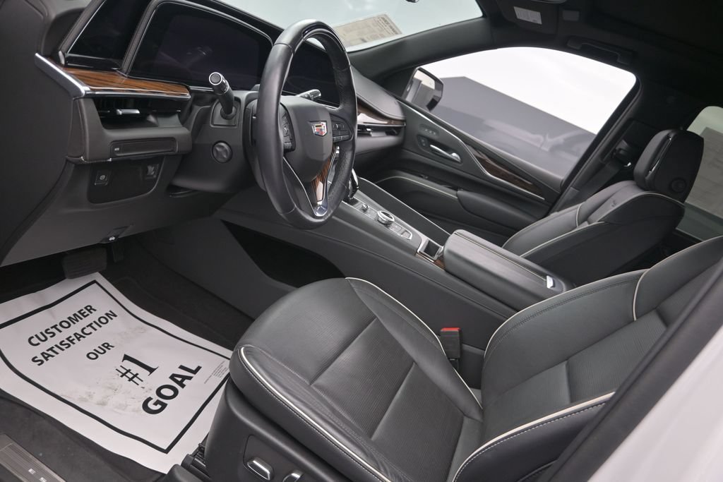 Used 2023 Cadillac Escalade Premium Luxury RWD image 18