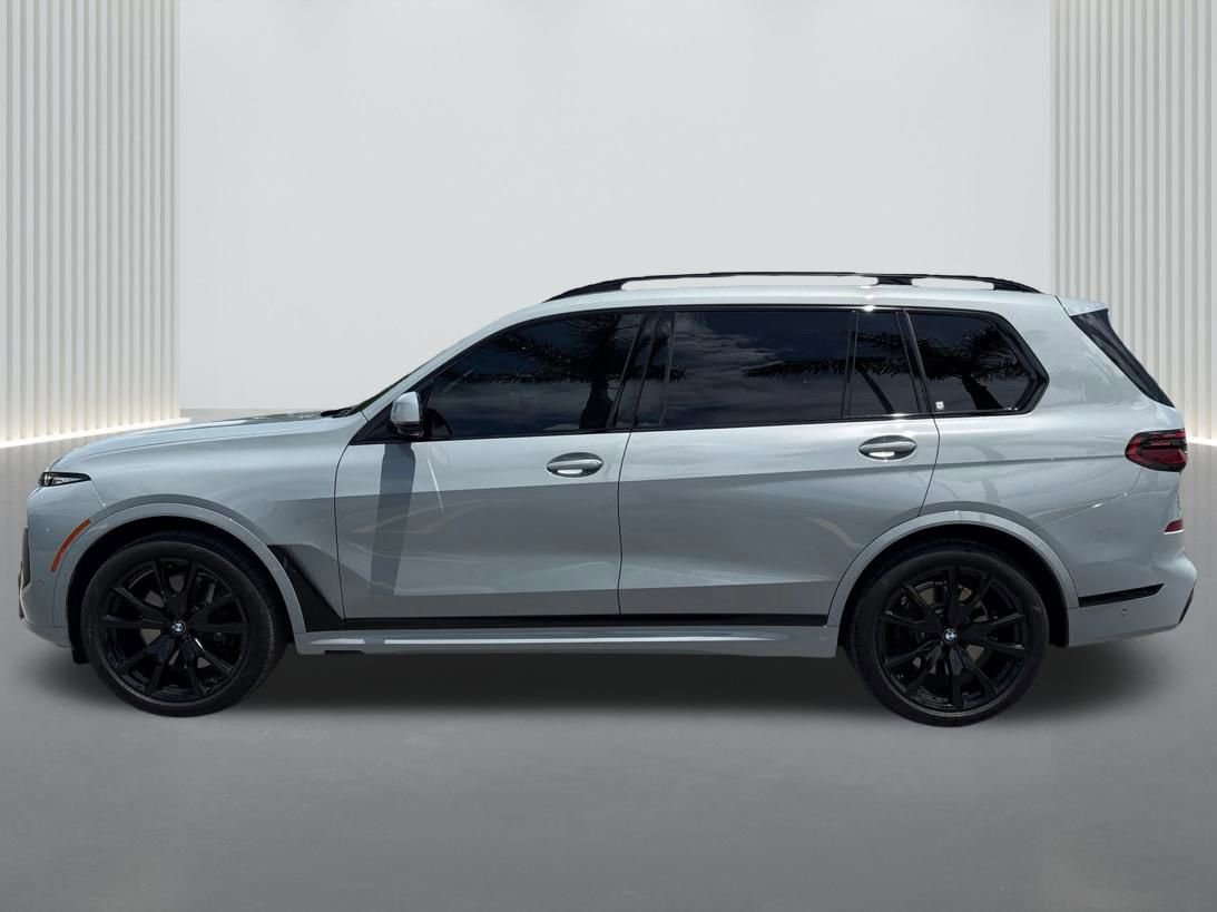 Used 2025 BMW X7 xDrive40i w/ M Sport Package AWD/4WD image 8