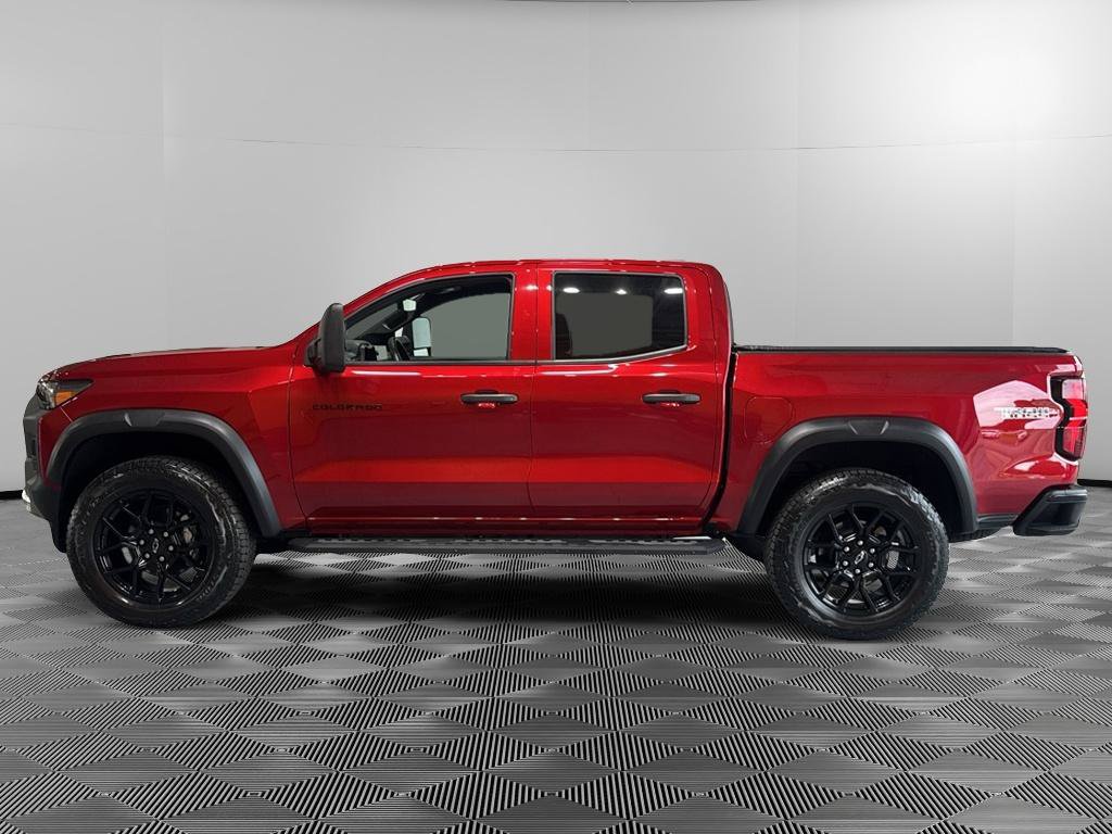 Used 2024 Chevrolet Colorado Trail Boss w/ LPO, Dark Essentials Package AWD/4WD image 2