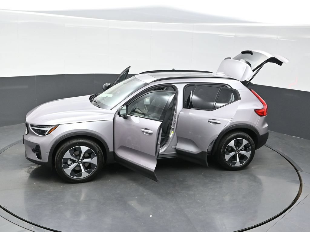 New 2026 Volvo XC40 B5 Plus w/ Protection Package Premier AWD/4WD image 43