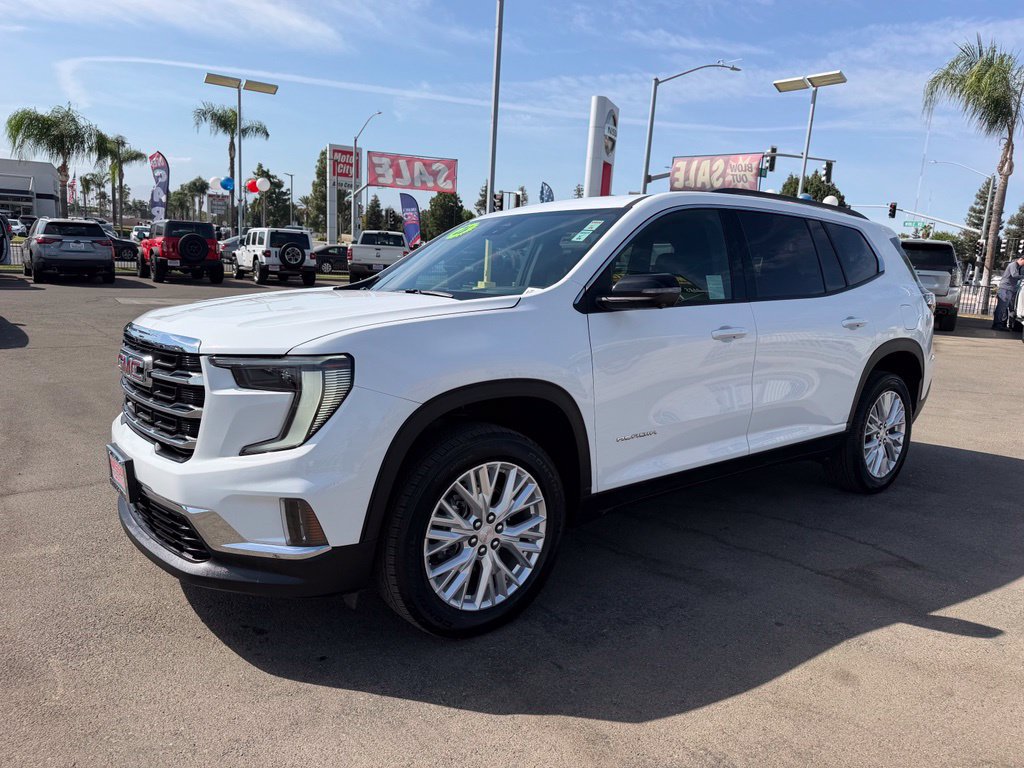 Used 2026 GMC Acadia Elevation w/ Elevation Premium Package FWD image 3