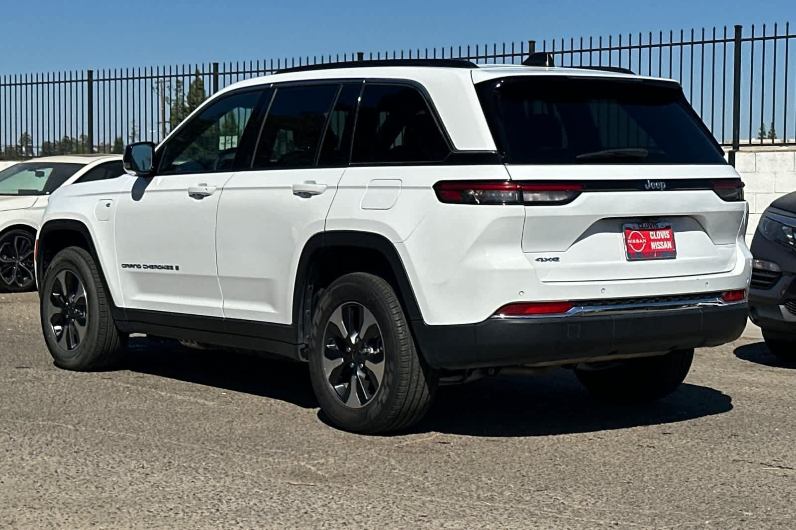 Used 2024 Jeep Grand Cherokee Limited 4xe AWD/4WD image 7