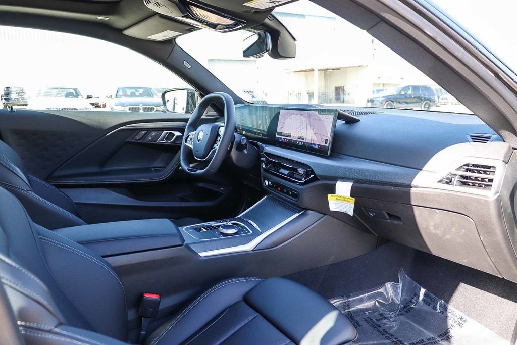 Used 2025 BMW 230i Coupe w/ Premium Package RWD image 14
