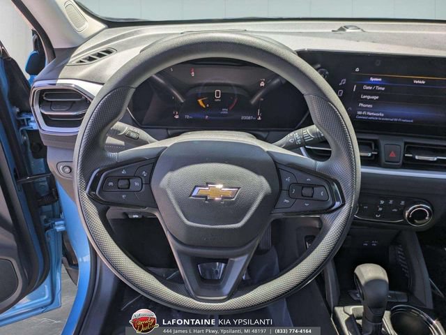 Used 2025 Chevrolet TrailBlazer LS FWD image 18