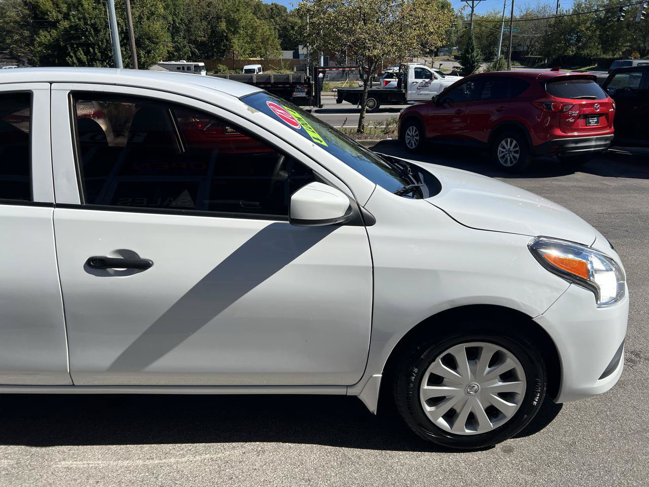 Used 2018 Nissan Versa S Plus FWD image 7