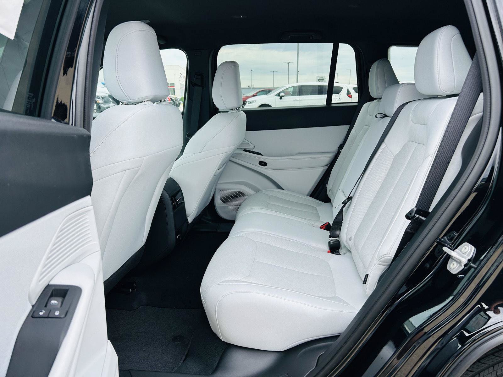 New 2026 Jeep Cherokee Laredo AWD/4WD image 26