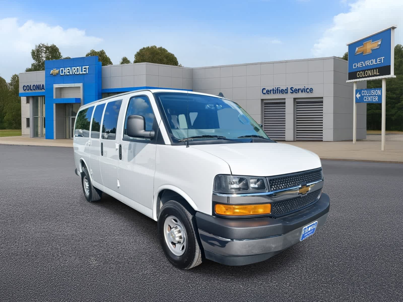 Used 2025 Chevrolet Express 3500 LS w/ Chrome Appearance Package RWD image 2