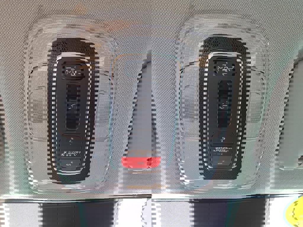 Used 2023 Hyundai Elantra Limited image 25