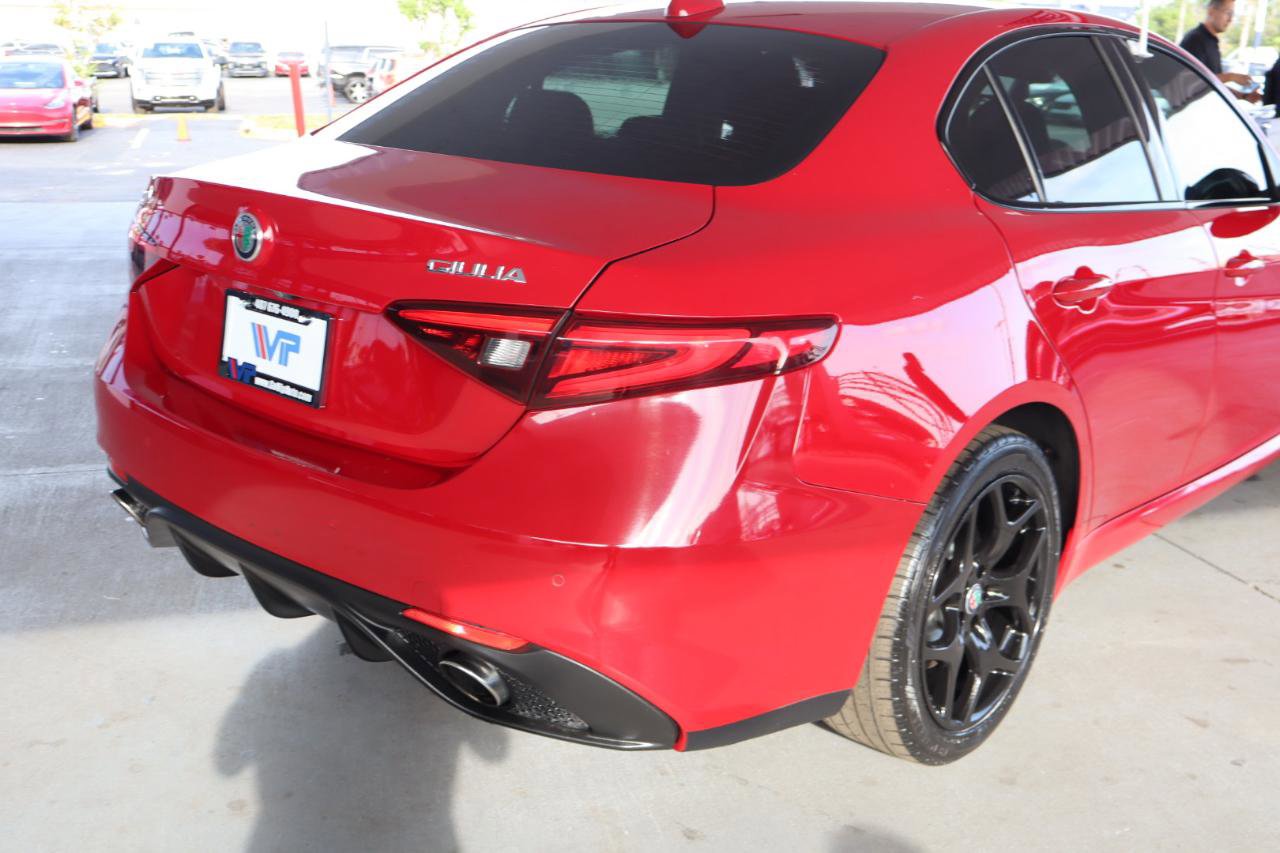 Used 2020 Alfa Romeo Giulia AWD w/ Quick Order Package 22J Sport image 7