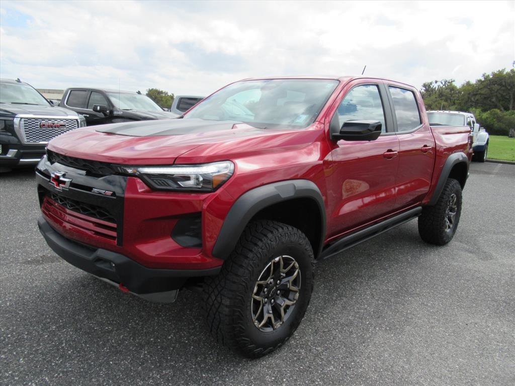 Used 2024 Chevrolet Colorado ZR2 w/ ZR2 Convenience Package III image 3