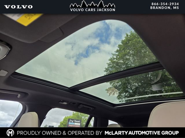 New 2025 Volvo XC90 T8 Core image 18