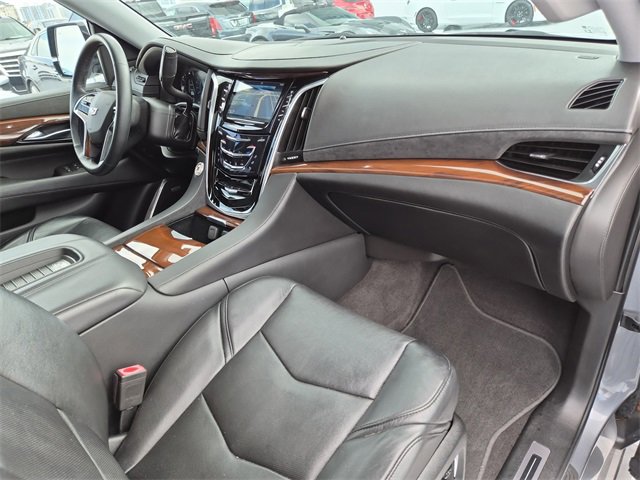 Used 2020 Cadillac Escalade ESV Premium Luxury image 20