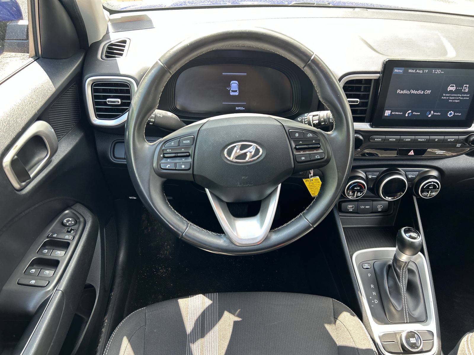 Used 2023 Hyundai Venue SEL w/ Cargo Package FWD image 16