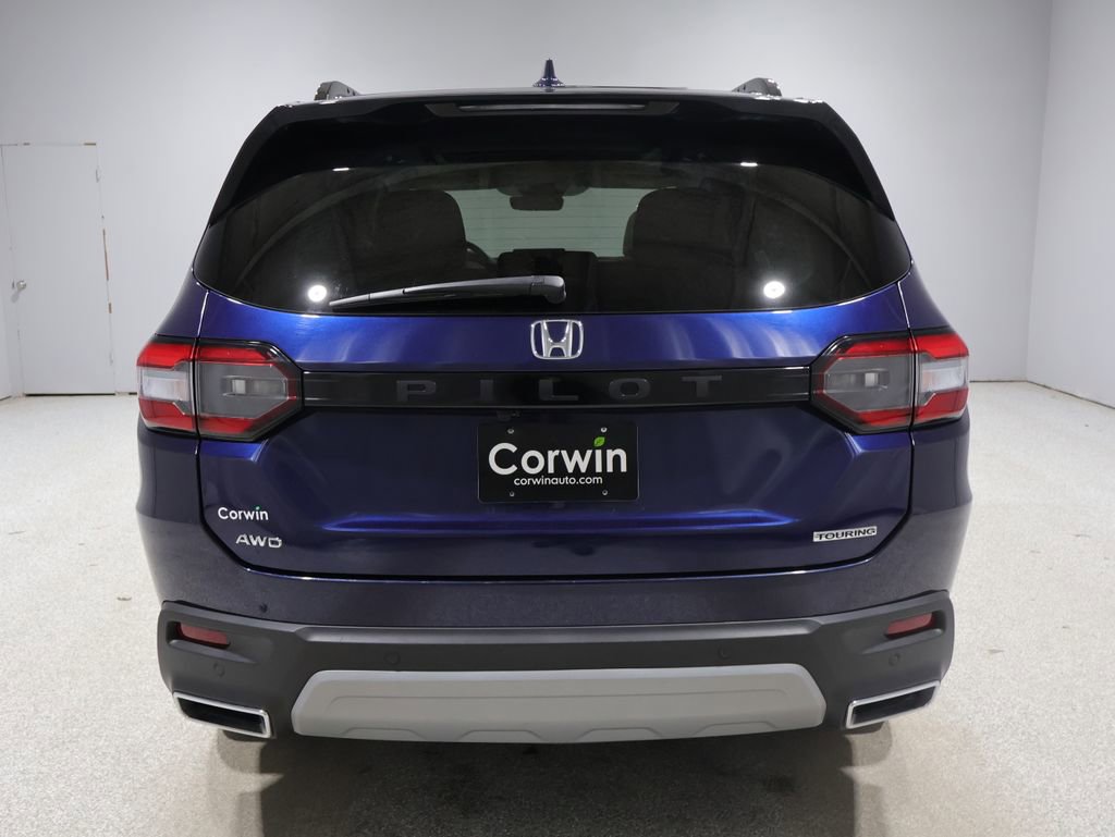Used 2025 Honda Pilot Touring video 3