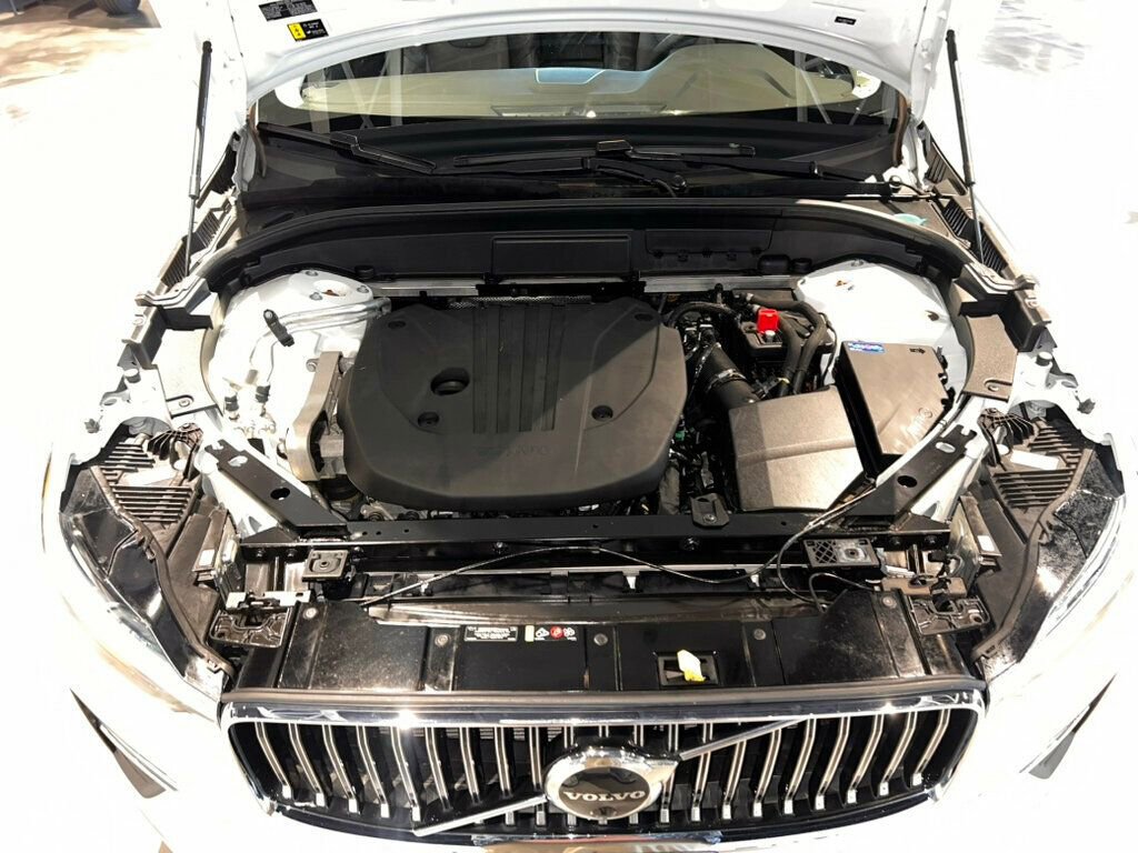 Used 2023 Volvo XC60 B5 Plus image 9