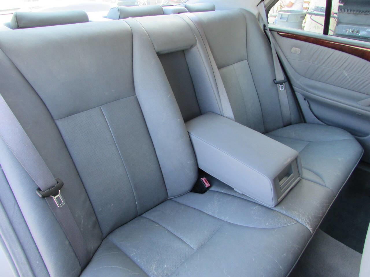 Used 2001 Mercedes-Benz E 320 Sedan image 18
