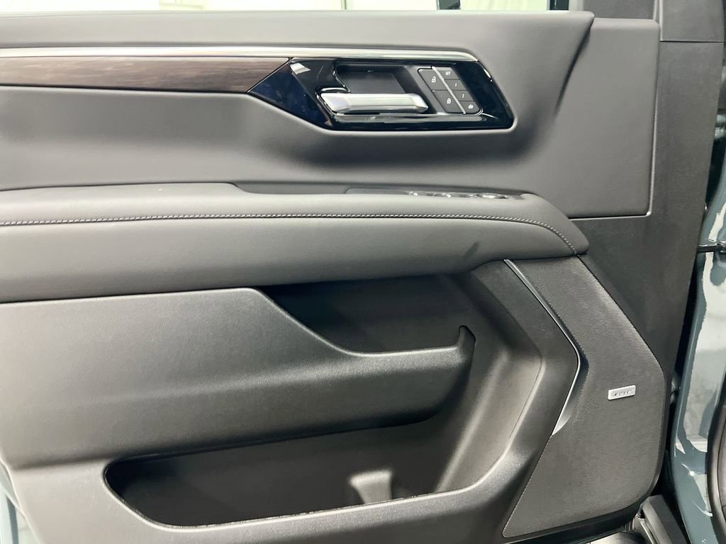 New 2026 Chevrolet Suburban Z71 w/ Comfort Package image 22