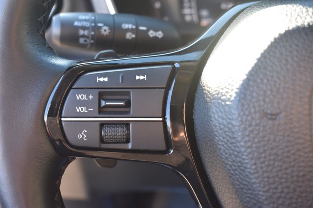 Used 2025 Honda Pilot Elite image 23