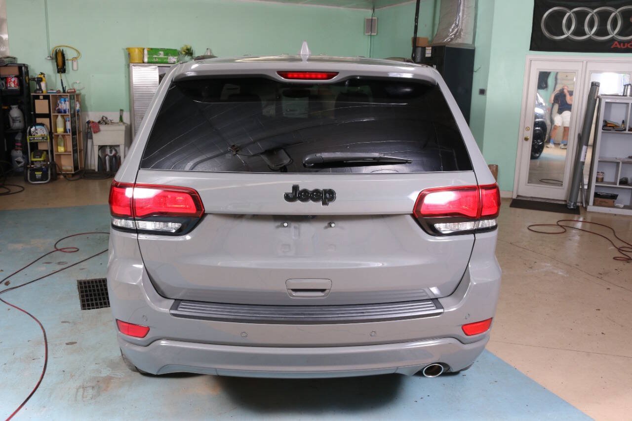 Used 2020 Jeep Grand Cherokee Altitude RWD image 16