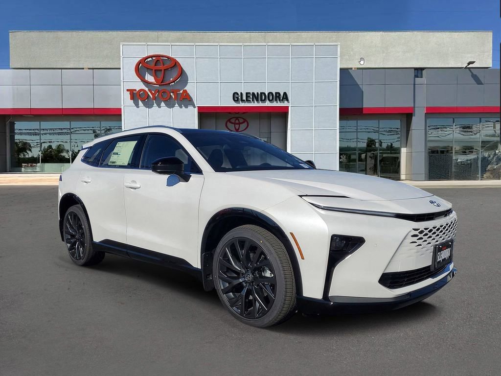 New 2025 Toyota Crown Signia