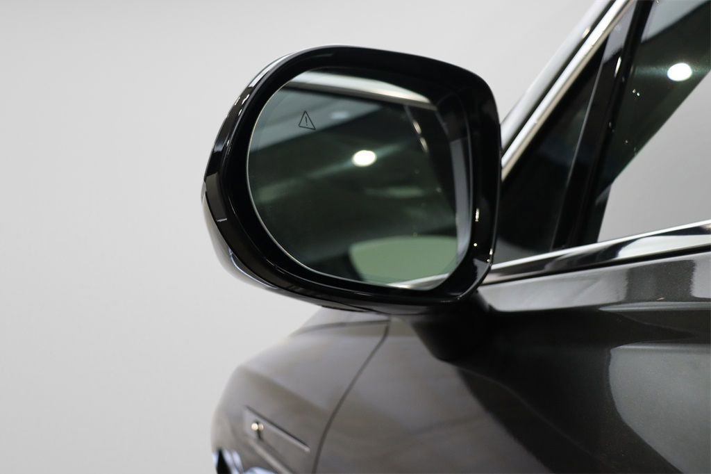 Certified 2025 Genesis GV80 2.5T Standard AWD/4WD image 4