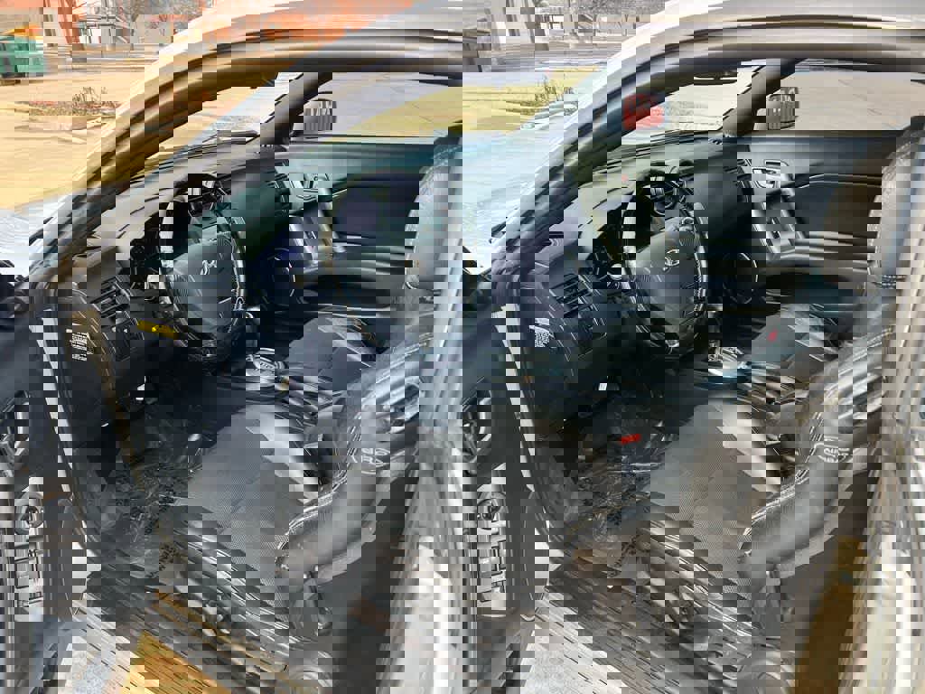 Used 2008 Hyundai Tiburon GT image 2