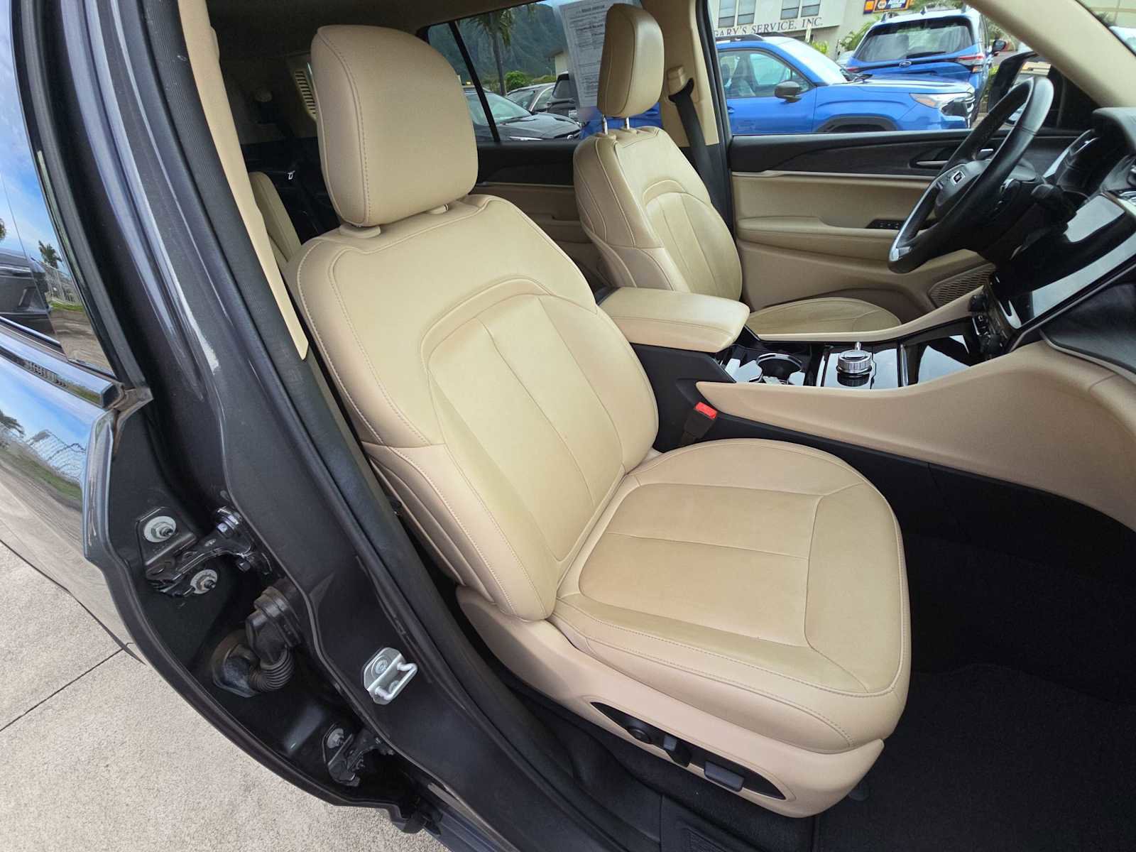 Used 2022 Jeep Grand Cherokee L Limited AWD/4WD image 28