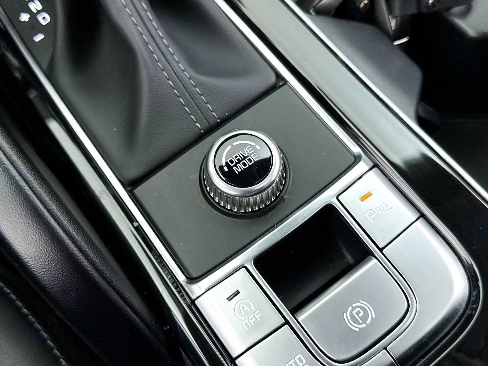 Certified 2025 Kia Telluride S image 9