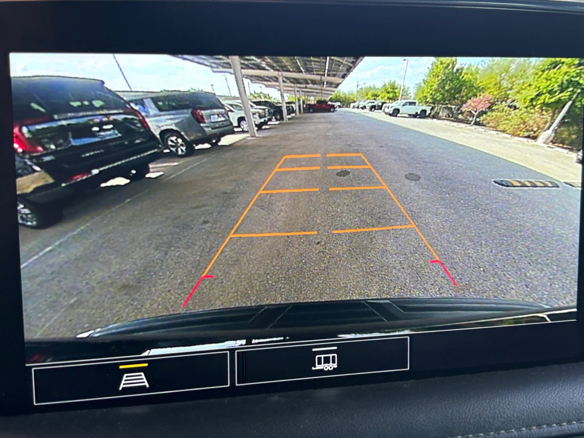 Used 2021 GMC Yukon XL SLE image 9