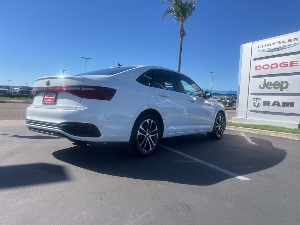 Used 2025 Volkswagen Jetta Sport image 10