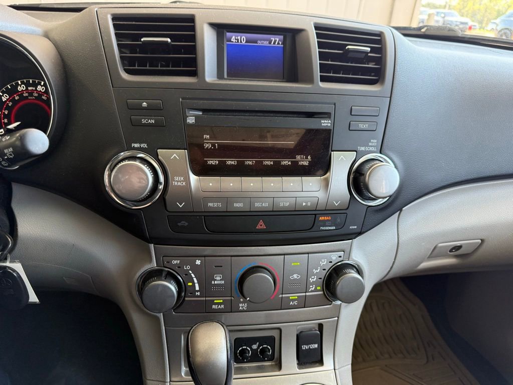 Used 2011 Toyota Highlander SE w/ Tow Pkg image 30