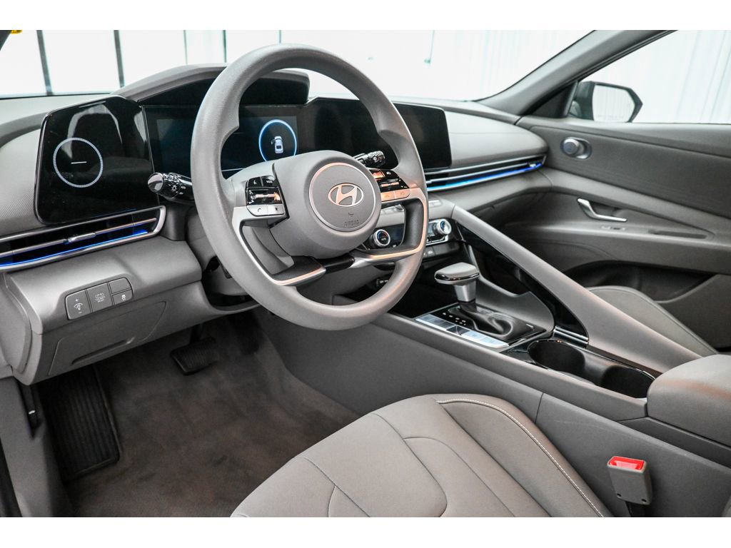 Used 2024 Hyundai Elantra Blue FWD image 11