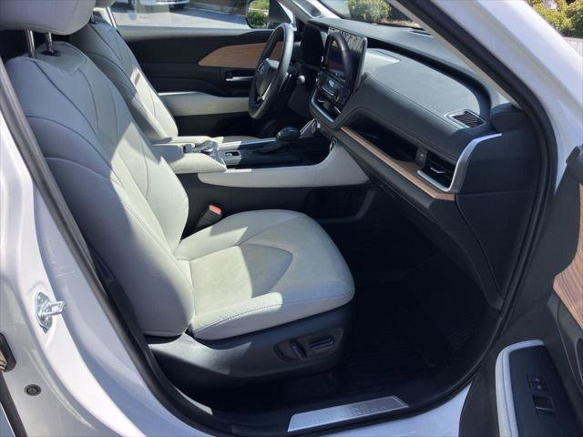 Certified 2024 Toyota Grand Highlander AWD image 41
