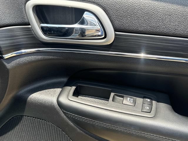 Used 2020 Jeep Grand Cherokee Limited w/ Luxury Group II RWD image 23
