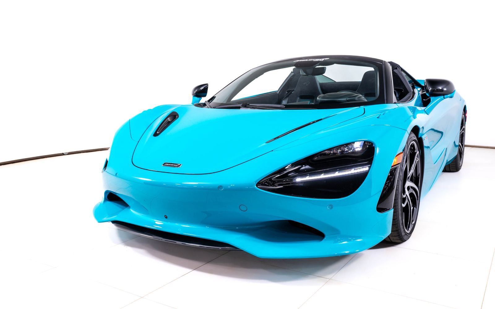 Used 2026 McLaren 750S Spider RWD image 12