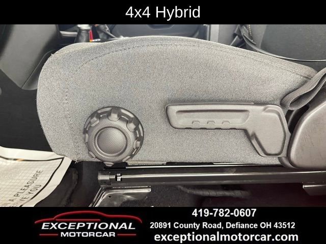 Used 2025 Jeep Wrangler Unlimited Sahara AWD/4WD image 35